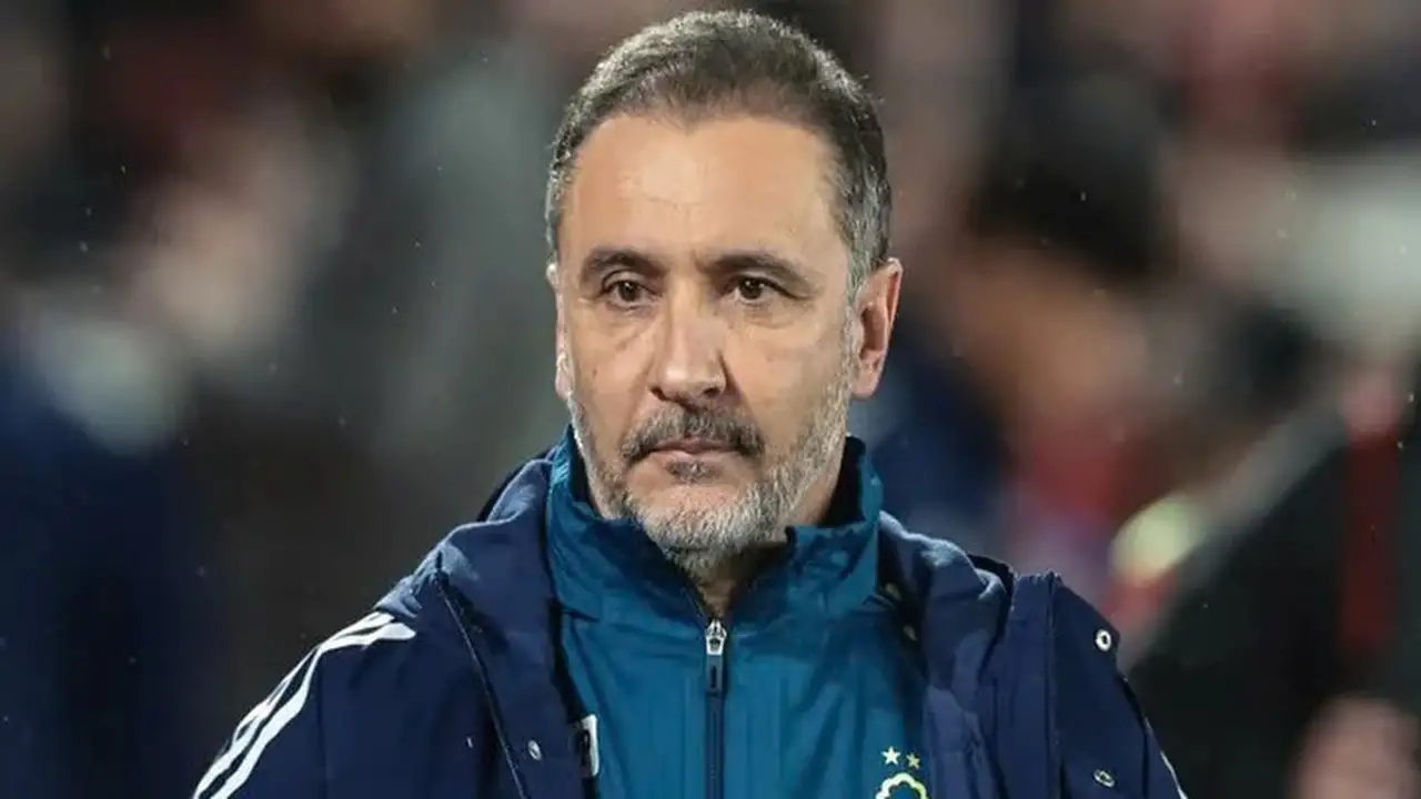 نادي من الدوري الإنجليزي الممتاز يقيل مدربه في منتصف كأس العالم 2026.